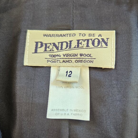 Vintage Pendleton Navy Blazer - Size 12, 100% Virgin Wool, Single Button - Picture 6 of 7